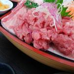 みなと市場 小松鮪専門店 - 「中おち定食」