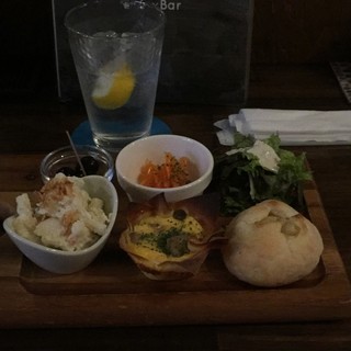 カフェバー プラッテ_0