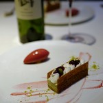レストラン リューズ - 「木苺、ピスタチオデザート」