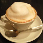 SEINA CAFE - 2011年 カプチーノ、ヘーゼルナッツ。ランチフルセットでいただきました。