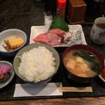 魚盛 - ★本日のランチ 刺身（まぐろ・平目・しらす・たこ盛合せ）（850円）★