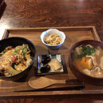 古民家食堂ごんばち - 豚丼ランチセット（雑穀）