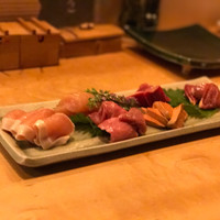 焼鳥 みずき - 鶏刺身盛合せ（ササミ、腿肉、ソリレス、白肝、砂肝、ハツ）