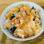 米家きゅうさん - 親子丼には鶏肉ゴロゴロ。