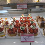 トリアノン洋菓子店 - たっぷりイチゴ４２０円