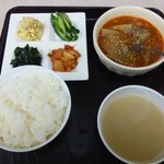 ソウル市場 - 牛すじ煮込み定食800円