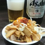 中華そば べんてん - ビールを注いで名物!?のお通しを頂きます！