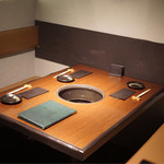 炭火焼肉 ふちおか - テーブル席