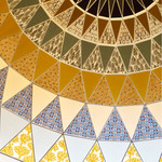 家と庭 - ミナ ペルホネンのテキスタイルパターンで彩られたドーム型の天井です
            素晴らしい〜〜です。