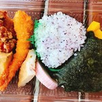 松岡かまぼこ店 - おむすび弁当