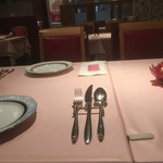 ヒマラヤ - 内観。きっちりした雰囲気。