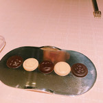 ベージュ アラン・デュカス 東京 - 