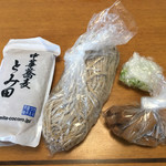 中華蕎麦 とみ田 - 「お土産つけそば特盛」980円、メンマ