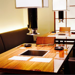 炭火焼肉KINOE - テーブル席