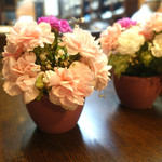 ステーキハウス キッチンリボン - カウンターのお花♪