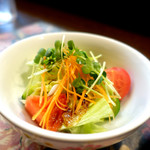 ステーキハウス キッチンリボン - サラダでさっぱり♪