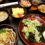 掛川花鳥園 - ご飯類、うどん、サラダ