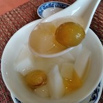 ホテルオークラレストラン新宿 中国料理 桃里 - [料理] フルーツ入り杏仁豆腐 ひと口大 アップ♪ｗ