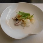 あじろ - イカとユリ根の梅肉和え