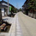 伊とう - 竹田川沿いの整備された道、寺町通りを駅の方に進みます。