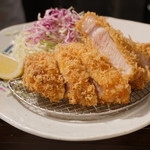 プラチナロースとんかつ定食 (150g)