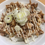 人類みな麺類 - 豚丼☆★★☆切れ端の再利用な感じでも…味はイイ