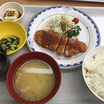 Kafeteria Shokusaikan - 肥後あそび豚定食