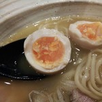 麺屋NOROMA - 煮玉子