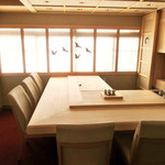 Gion Sushi Tadayasu - 2階の個室。案内いただきました