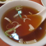 清香楼 - 炒飯に付いてくるスープ