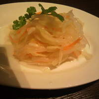 中国飯店 紫玉蘭 - 白菜の甘酢漬け（530円）