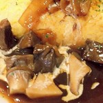 厨 Sawa - 牛ホホ肉のハヤシのオムライスのアップ画像