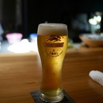 美な味 鮨 しんたろう - まずはビールから・・