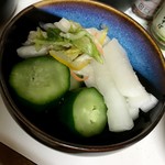 素うどん 四國屋 - 漬け物サービス