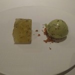 ル　ピニョン - キーウイのゼリー寄せとキーウイのアイス