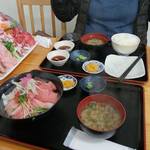 みなと市場 小松鮪専門店 - 「海鮮みんな丼」