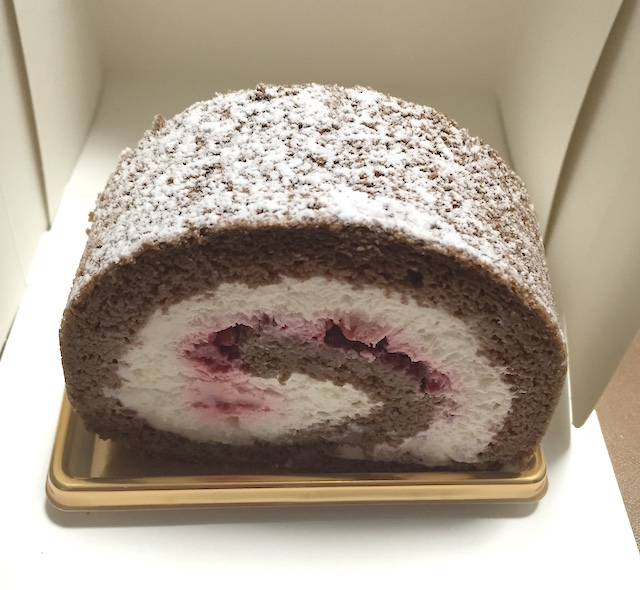 京橋店限定 糖質4gの低糖質ベリーロール 5円 税込 平日 おやつ 再訪 By Syu497 トシ ヨロイヅカ 東京 Toshiyoroizuka Tokyo 京橋 カフェ 食べログ