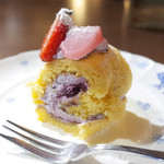 欧風バル・マザン - ランチデザートのロールケーキ