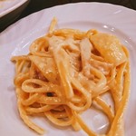 Perle - 気まぐれパスタ。ホワイトアスパラとキノコのクリームソース