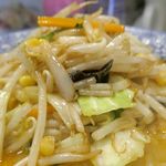 カラ助 - なお、具は野菜ばかりとあって意外とヘルシーなのもポイント高しです。