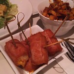 BLUEGRASS - 1705 BLUEGRASS 前菜 クラシックシーザーサラダ、ポテトのベーコン巻きフライ、ポテトフライ