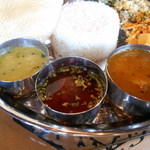 Spice&Dining KALA - 左(A) サンバル(野菜スープカレー)♡中(B) ラッサム♡右(C) ダル(豆カレー)♡