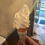 ジェラテリア アクオリーナ - レモンクリームのジェラートソフト（600円）