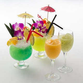 バー&ラウンジ エマイユ_1