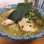 味玉塩ラーメン 880円