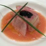 冷前菜①【氷見の寒ブリとバルサミコのジュレ、トマトのガスパチョ】