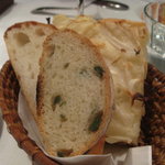 パン【玉ねぎのフォカッチャ他】