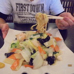 中国料理 王記 - 海鮮あんかけ焼きそば980円（焼き麺）