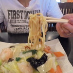 中国料理 王記 - 海鮮あんかけ焼きそば980円（焼き麺）