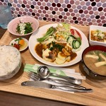 すざわ亭 - ポークソテーマスタードソース(デミ風味) じゃがいもグラタン添え定食(¥800)